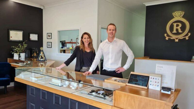 Roberts Jewellers Takes Over Archer & Holland Storefront