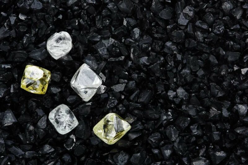 Russia’s Finance Ministry Considers Diamond Purchases from Alrosa in 2025