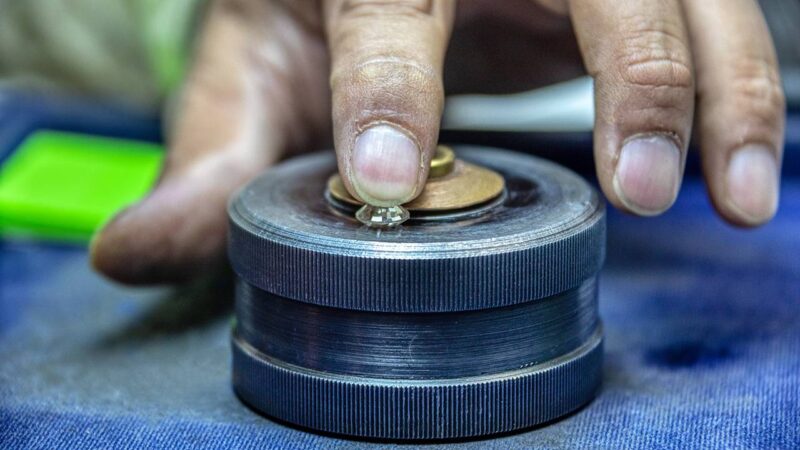 Surat’s Diamond Industry Diversifies Amid Changing Global Demand