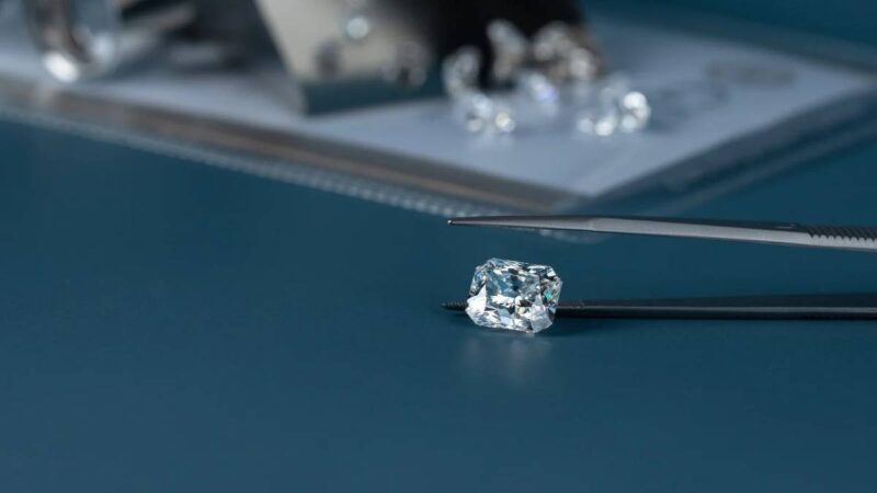 Diamond Prices Decline Amid Slow Market Conditions